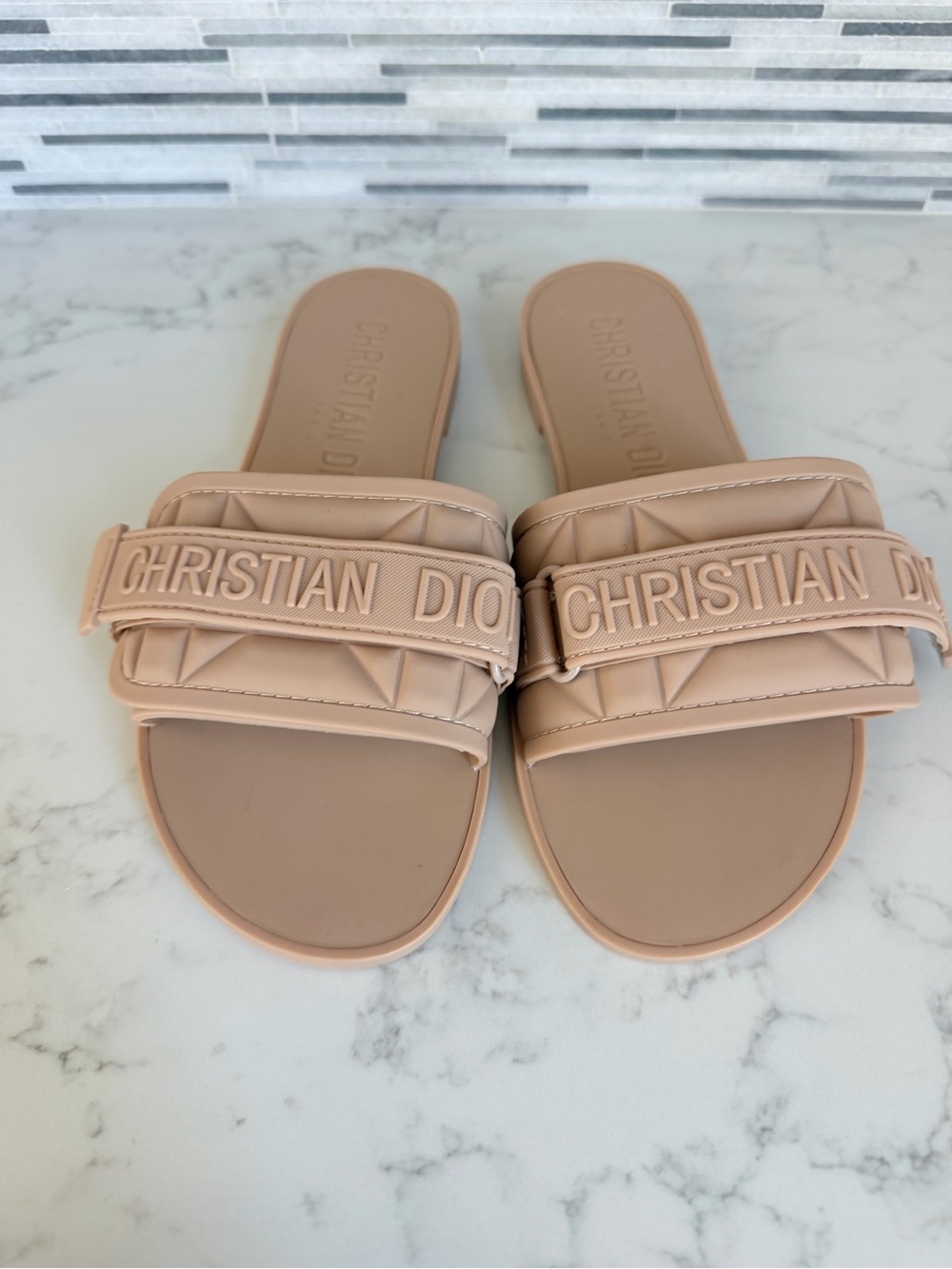 Christian Dior Quilted Logo Slide Sandals in beige size 9 - Picture 3 of 7